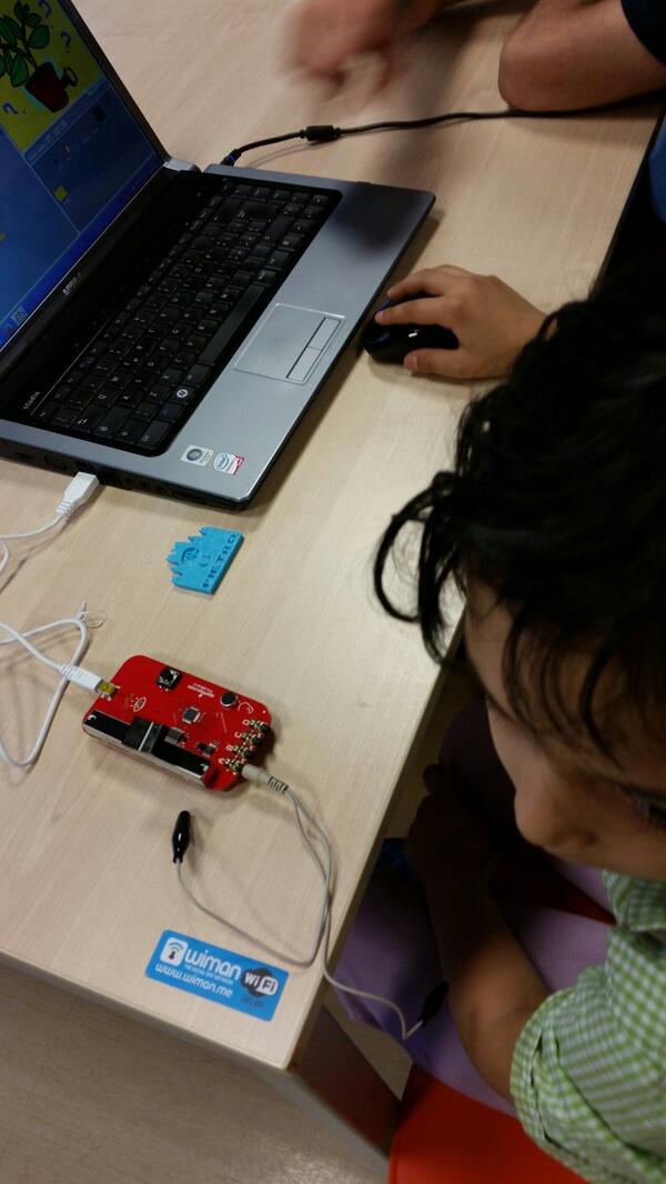 ccosimo's tweet image. #coderdojo #coderdojomilano #makerdojo ormai la picoboard è domata