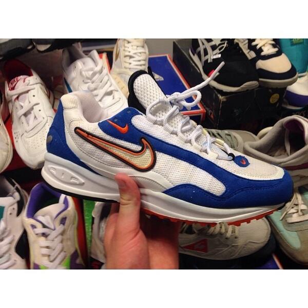 Morprime12's tweet photo. Out here bringing the lovely vintage sellers back to #crepecity http://t.co/dLG7G1DmcF http://t.co/7zBWINYRzB