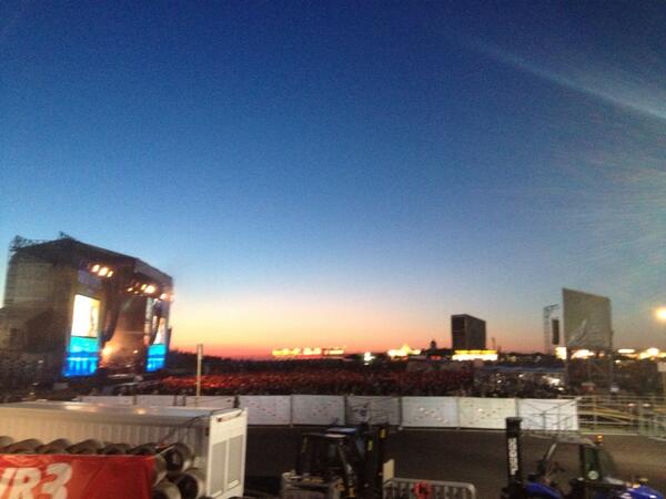 ToiePacheco's tweet photo. #qotsa #queensofthestoneage #rar2014 #rockamring WOW!!!  What a show! http://t.co/Ji4wXNC1wu
