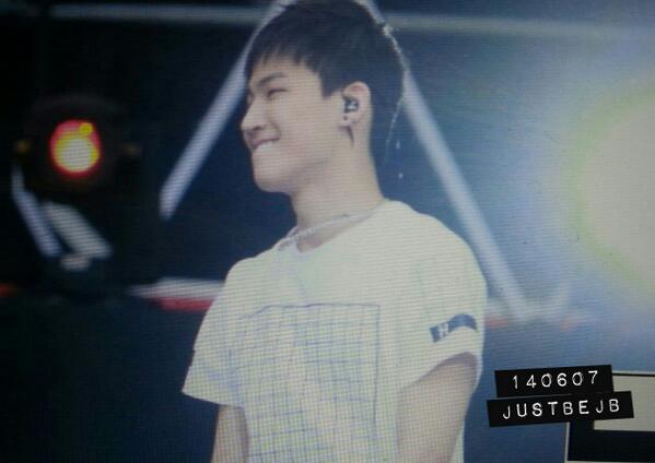 BphWMy2CcAEPw8T.jpg:medium