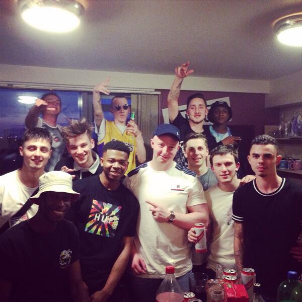 StevenLee0's tweet photo. Absolutely quality night at seedy sonics 🔊 http://t.co/eBx1y0yaWa