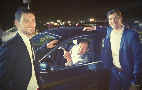 Mlada asa sta imela dobrega šoferja :) <a href="/Goran_Dragic/">Goran Dragić</a> #JakovFak <a href="/BMWSlovenija/">BMW Slovenija</a>