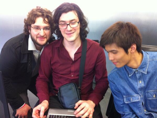 foxyaura's tweet photo. Dev men power #gswhack @4matth4 http://t.co/lNHnJeXnqP