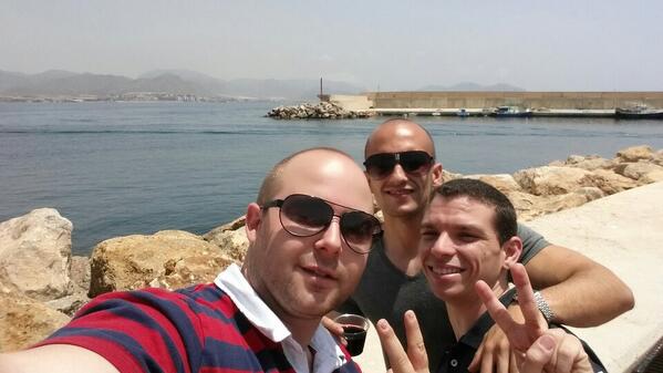 AlFa6388's tweet photo. Disfrutando de un dia de tapeo por el puerto de Mazarrón con @pau6000 y huannhoo..😎 http://t.co/Qu0LnKSlhZ