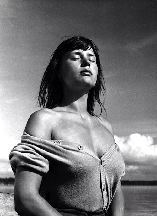 로맨스 영화 좋아하는 분들께 추천하는 여름 영화 <모니카와의 여름>(1953).맥스무비 6월호 여름 특집-여름 영화 50에 포함. 사랑의 봄여름가을겨울을...