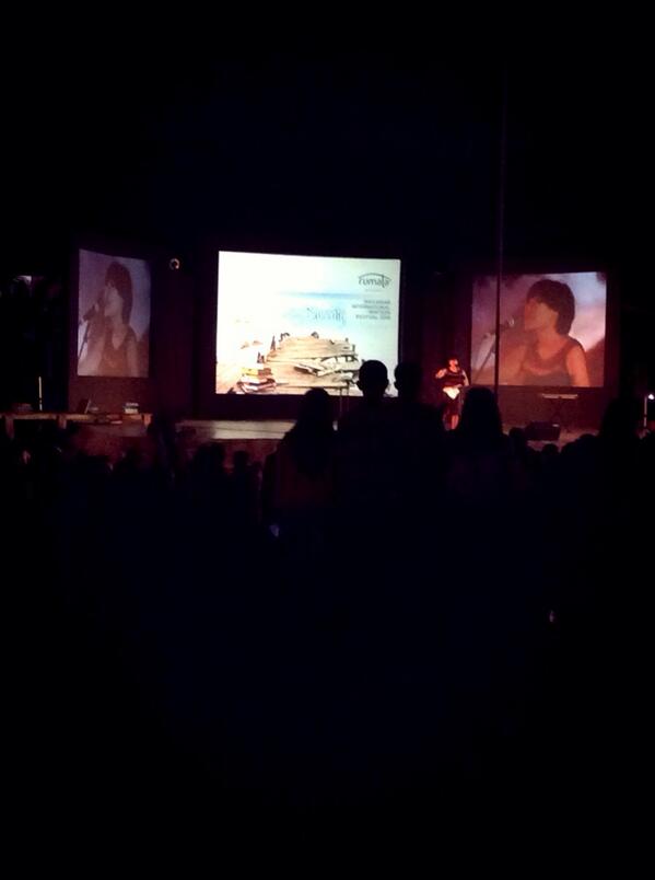 Untuk sesaat dunia huruf dan kata tak lagi sepi