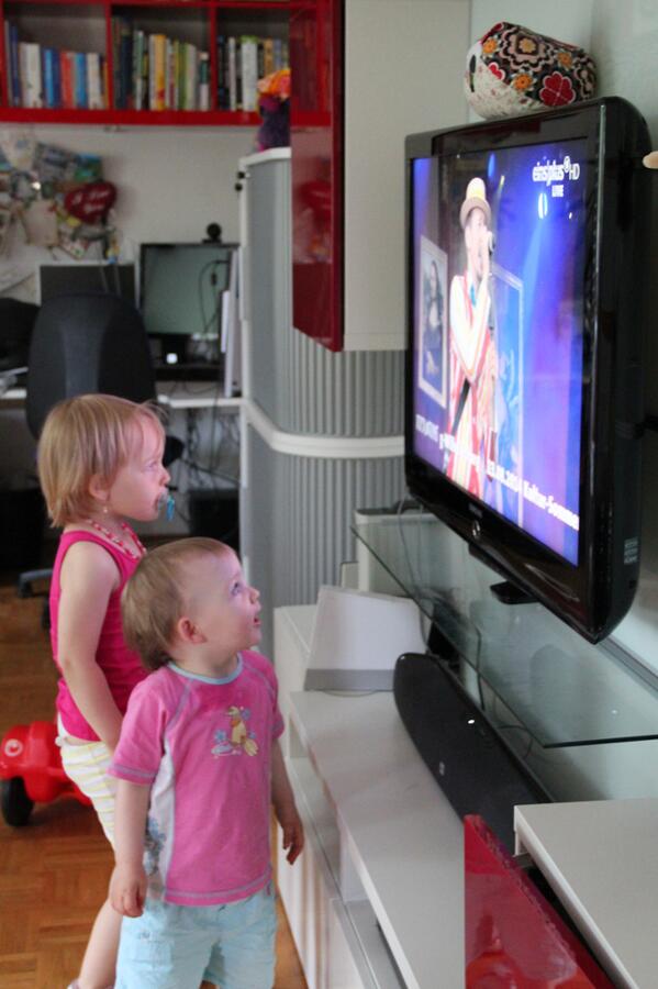 KMenki's tweet image. Rock am Ring live im Wohnzimmer auf #1plus #rar2014