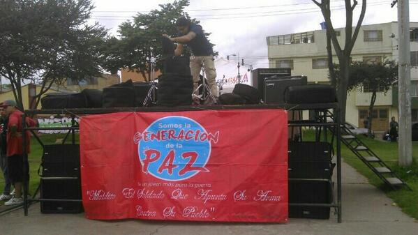 DTerritorial's tweet photo. @integracionbta sigue acompañando Campaña"Somos la Generación de la Paz, Ni un Joven Más para la guerra" #Proyecto753 http://t.co/ubRCBzokCP