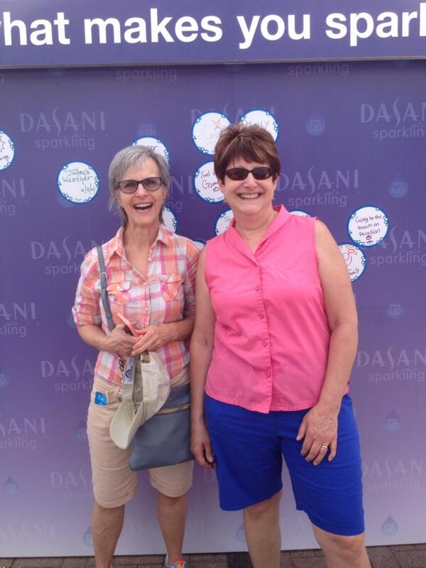 KittyRobinson12's tweet photo. #SparklewithDASANI http://t.co/w32yziL8rC
