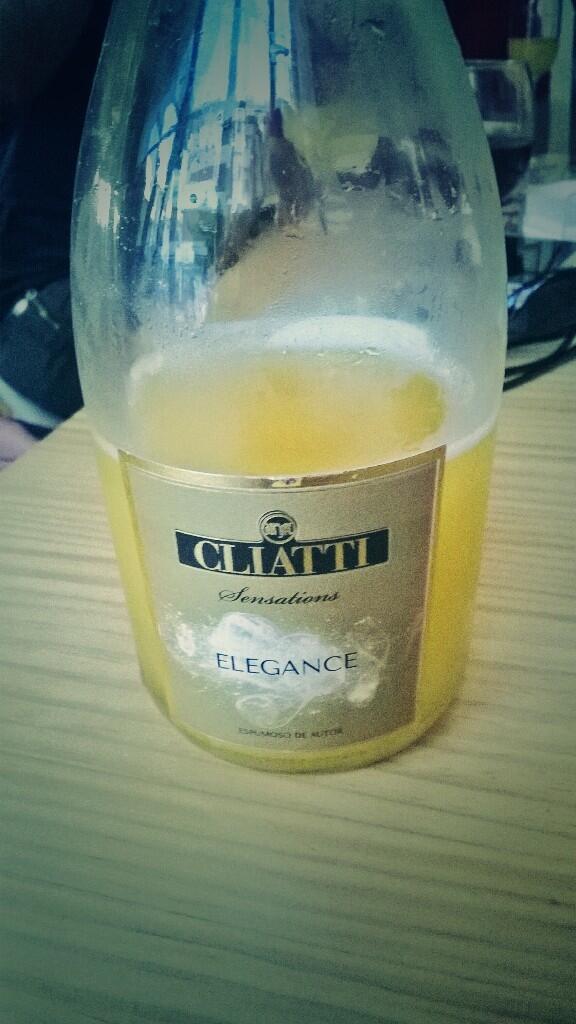 iker_79's tweet photo. Una tarde elegance http://t.co/QIE6hkBK1F