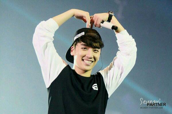 VIP_T_bot's tweet photo. RT♡ 안녕하세��! VIP팬분들을 위한 티셔츠를 제작, 판매하는 봇계정입니다. 사담 많구요, 이벤트도 많이 할 예정입니다. 많이 팔로우해주세요! http://t.co/LIVRfR0lNU