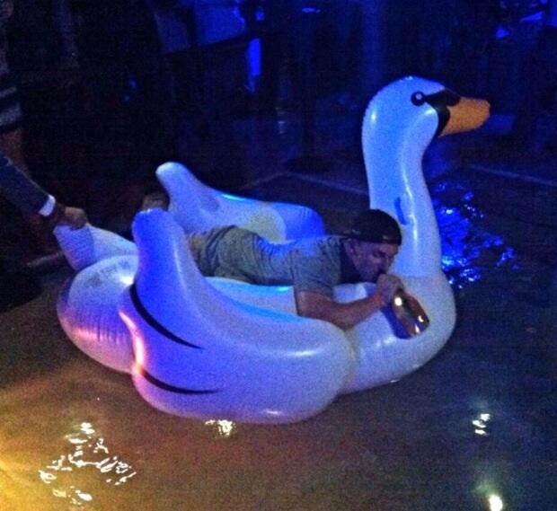 BpiPT__IgAAKBCY.jpg:large