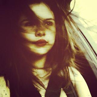 joelly2019's tweet photo. #SelenaForMMVA http://t.co/5HYNRJQW7W