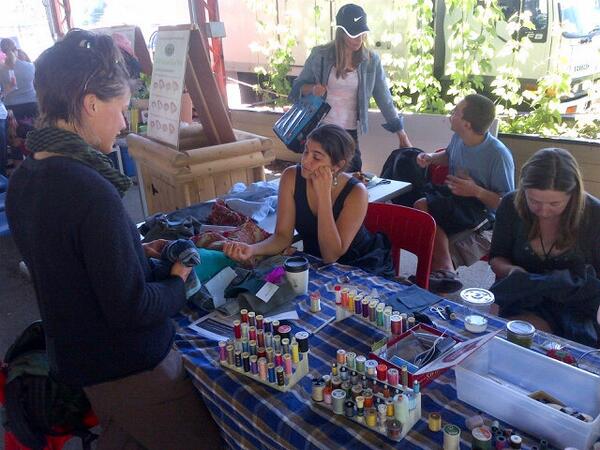 MarcellaTomas's tweet photo. #100in1Day @BrickWorksMkt --> @Repairathon getting busier by the minute! http://t.co/vWrLe0jcZd