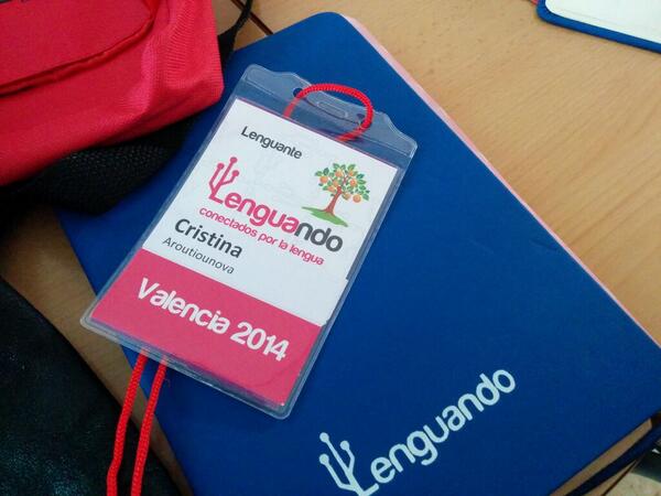 C_Aroutiounova's tweet photo. Así nos lo estamos pasando en #VALenguando @MFriasTrad @TraduccionesVM @Sonia_Saura @transGalator http://t.co/boeiAq6Ep7