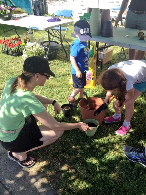 DCgreenSpace's tweet photo. Come by and plant a tomato or spinach plant at the @PigtownMainSt bloom the boulevard event! #grosomethinggreater http://t.co/iUAlKOhA4h