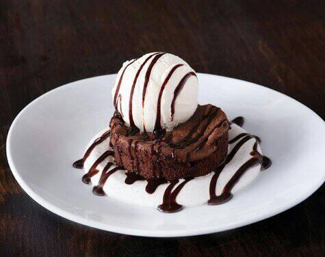 fairyszz's tweet photo. Chocolate cake with ice cream http://t.co/yVHqMzVSl6