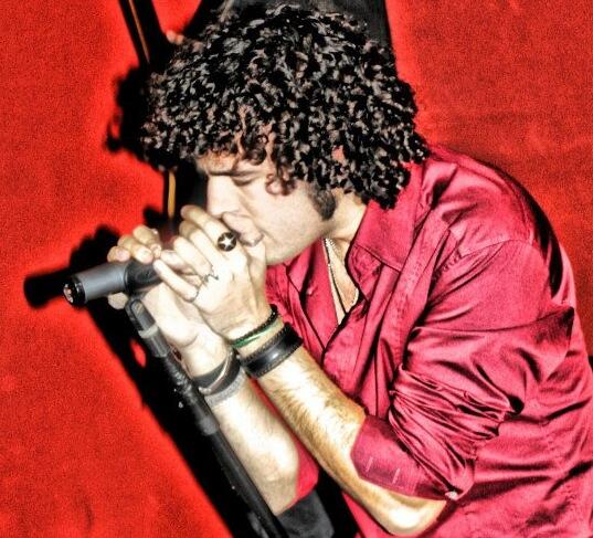 Mi hermano se une al "rebaño"...dad la bienvenida a <a href="/Marcos_Mark_M/">Marcos Mark</a> y disfrutad del espectáculo!  #saludyrockandroll