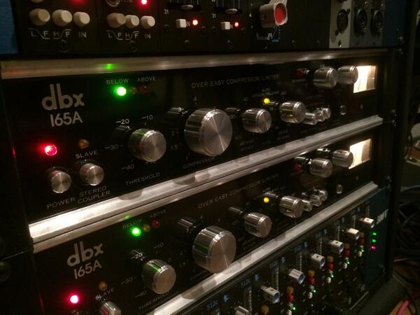 JordanTarlow's tweet photo. Wallop! Drums today with the awesome Jon Knox. Pair of DBX 165A just tweaked by #Kulka on Kik n Sn @dbxpro #drums http://t.co/SEP4mWnril