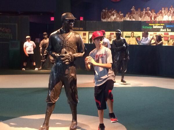 LMBlackSox's tweet photo. Brandon with Satchel #LMBlacksox12u #PlayMSP http://t.co/q0sZ7T3UmP