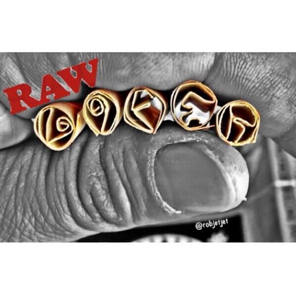 RAWLIFE247's tweet photo. Tag the biggest #RAWlifer you know!!
#rawlife #rawlifers #rollpapertricks #rawtips #rawpapersovereverything http://t.co/IRUEU2Mw7R