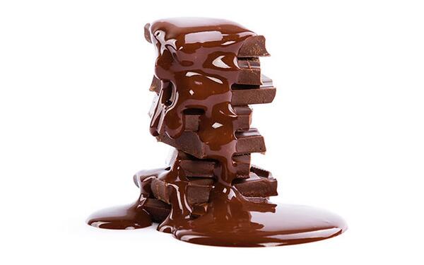 растаявший шоколад. тающий шоколад. шоколадка тает. жидкий шоколад. жидкий шоколад.