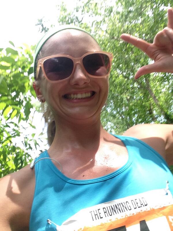 TeamRunningDead's tweet image. Tweeting in Running #multitasking Nat