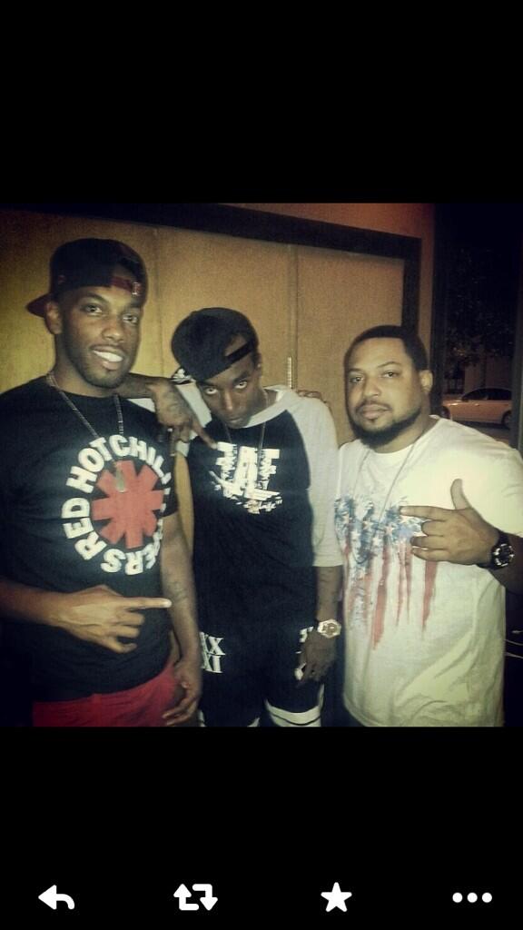 FAFMerchandise's tweet photo. “@Millz_FAF: S/O @TuneZWilson @ILLWILLtheDJ and @djkelo1 for rocking that #FAF fit young swag goh🔥🔥🔥🔥 http://t.co/CbFkNbbnUZ”🔥🔥💯💯💯