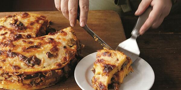 HuffPost's tweet photo. 6 recipes to win the next potluck http://t.co/SlvVtgNZZM http://t.co/YJgZhAtZGC