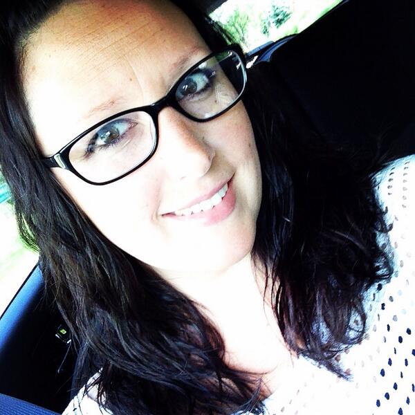 JodieLH4's tweet image. I feel smarter....Isn't that how glasses are supposed to work? #dontneedthem #fashion