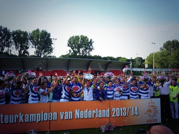 SV_Spakenburg's tweet image. SV Spakenburg Algeheel kampioen van Nederland 2013/2014!!! #spakenburgkampioen