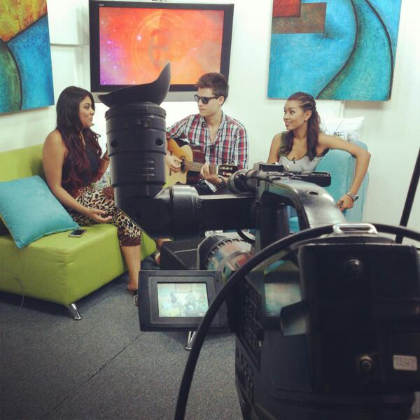 danielmusica1's tweet photo. Gracias a #FunboxTv por el apoyo http://t.co/4ejdsIF7es