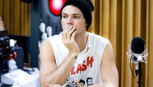 hala_atari's tweet image. RT IF YOU'RE ASHTON

FOLLOW ME AND EVERYONE WHO RT.
GAIN. 💗

#ImTheRealAshtonIrwin #ImTheRealAshtonIrwinFollowParty