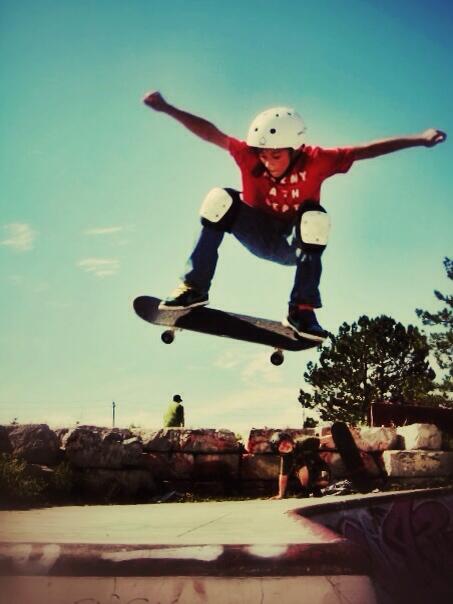 SkateLoft's tweet photo. little Ben gets big air http://t.co/FZqIpQIHYb