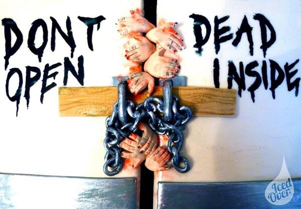 Miss_ClaireLisa's tweet photo. @WalkingDead_AMC @wwwbigbaldhead My aunt at @IcedOverCakes  made this cake for a Walking Dead fan. http://t.co/1pWGhfjIyv
