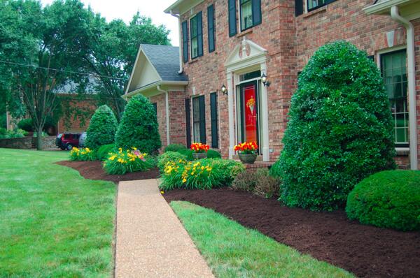 BLincorporated's tweet photo. @BLincorporated's crew completed this house in the purring rain, good work guys! #beautiful, #goodwork, http://t.co/QQBdHevqhw