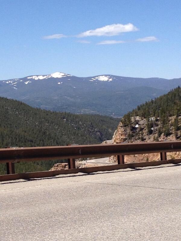 CoachSchafBHSU's tweet photo. 30 minutes away from Gunnison! Go to love the Rocky Mountains. http://t.co/7K0owalXOc