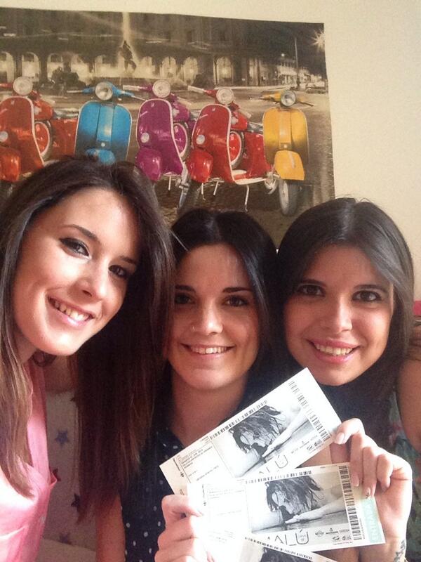 inmacampos's tweet photo. Deseando verte @_MaluOficial_ ... Allá vamos @loringaa @sandravb107 @Cristi_rg @AnaBelen_2894 http://t.co/f7oFt8eyNB