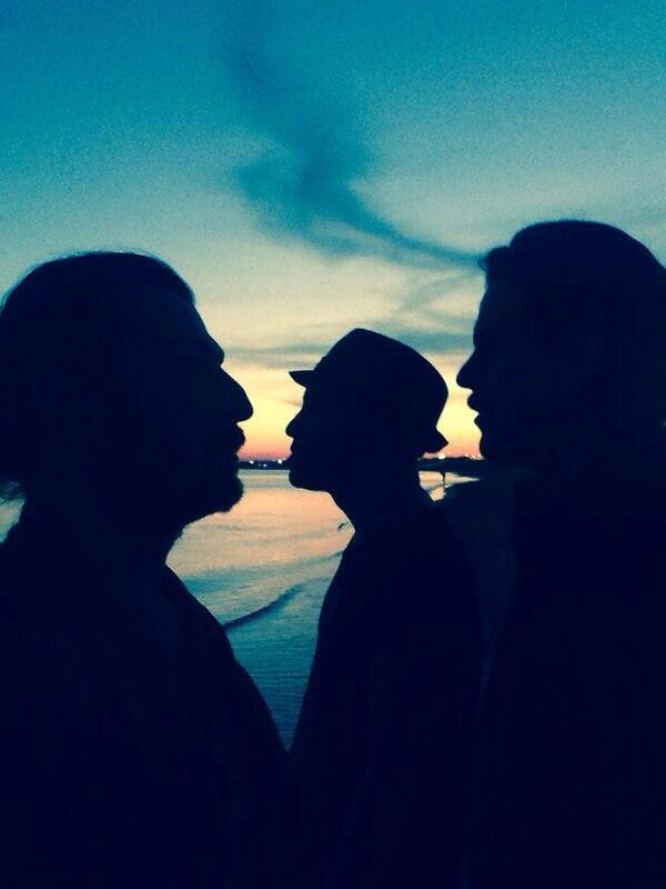 Negramaro's tweet photo. Pausa prove... e rigenerazione... #unamorecosigrande2014tour http://t.co/cReXnc6DeJ
