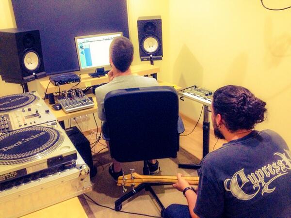 caosdayrapmetal's tweet photo. Grabando nuestro primer trabajo #CaosDay #RapMetal http://t.co/wj1HjXJj26