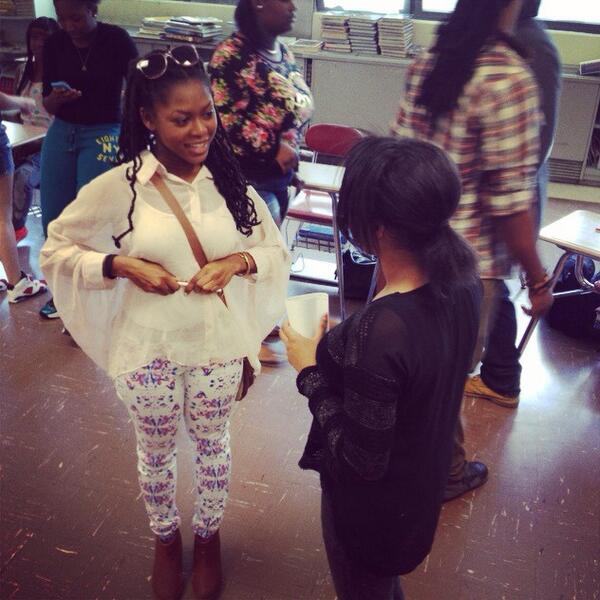 HallPassTour's tweet photo. Students learning about each other's dreams and the power of networking. #GearUp #Bridgeport #Yale http://t.co/7dTyfUEcvZ
