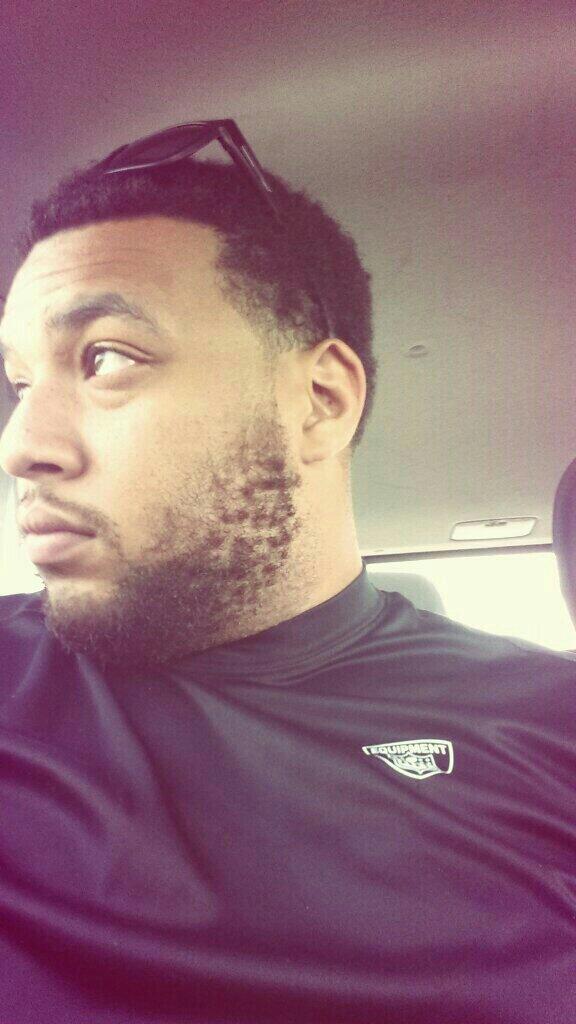 CoachPoeWins's tweet photo. Calling on my inner Head Coach these days. Rocking that @CoachSumlin temp fade! #HCswag #longhairdontcare http://t.co/xD5ctdxfxw