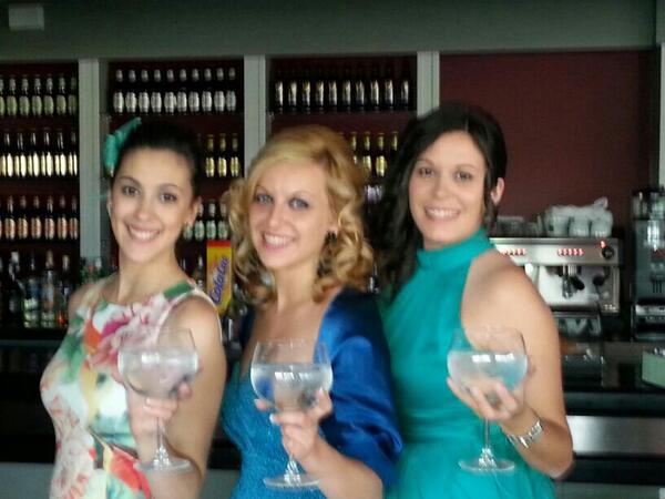 Marta_Barreda's tweet photo. Oleee @veronica_gg__  @Marta_Barreda  @Paula_Lopez23 http://t.co/gnn3C95jyx