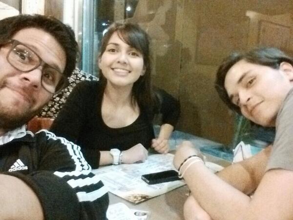 Marlyncita's tweet photo. @Darguinzonez y @fabiancoelho nos conseguimos a @AlejoRegardiz (gracias) y los queremos hacer sufrir un poco 😁 http://t.co/SfAn0riLVG