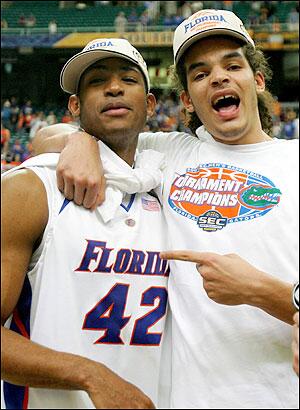 HoopsThrowbacks's tweet image. A pair of Florida Gators and NCAA National Champions @Al_Horford @JoakimNoah #Throwback