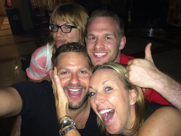 shaunsperling's tweet photo. This is #huddle14 @drlorihart @hudsonism @bodyheart xoxoxo http://t.co/KApuVlpafN