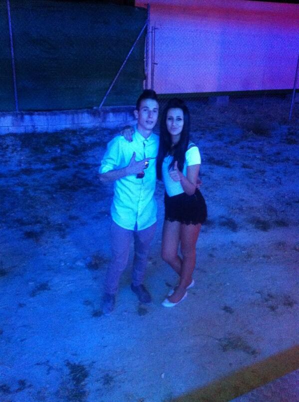 gusi12345's tweet photo. Con la fea sta @AngelaAranega http://t.co/QgClXR2VkU