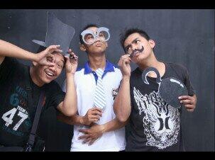 paradise_graphy's tweet photo. Photoboot Kini hadir di pameran stadion datu adil..stand no. 7...by Paradise studio .poto lgsg jadi. http://t.co/5R8AJl9gvt