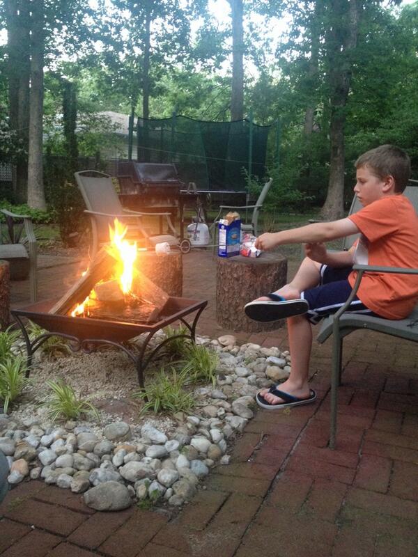 AndyThomas8223's tweet photo. Bees afraid of fire too....we're all good. http://t.co/k8p0WRIbca