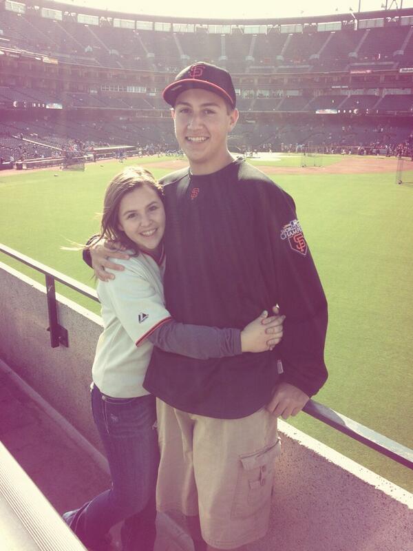 Randa111111's tweet photo. Giants game with my love😘💕👌⚾️💏 http://t.co/F5lyrzucJ3
